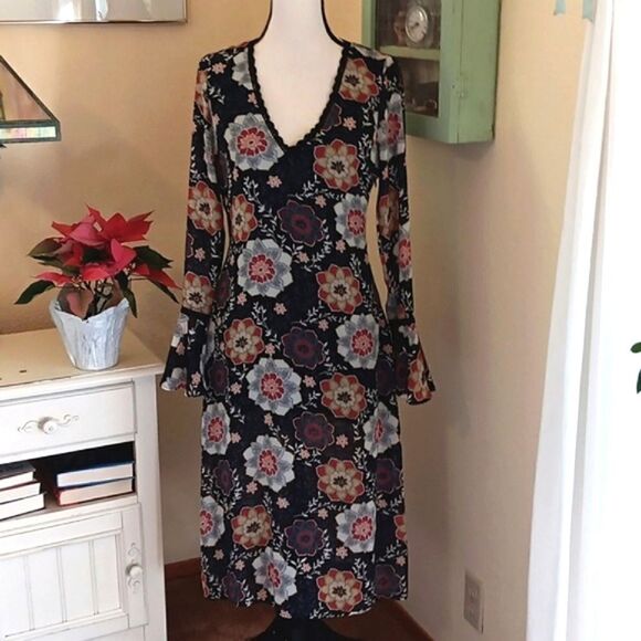 Forever 21 Floral Dress - Picture 1 of 13